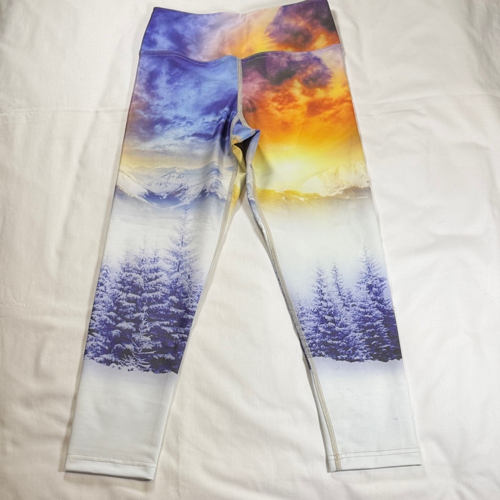 Gorgeous Scenic winter mountain Print Women's Capris
